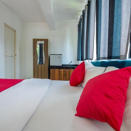 Morjim Sea Waves-Beach Front Hotel ภายนอก รูปภาพ