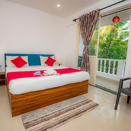 Morjim Sea Waves-Beach Front Hotel ภายนอก รูปภาพ