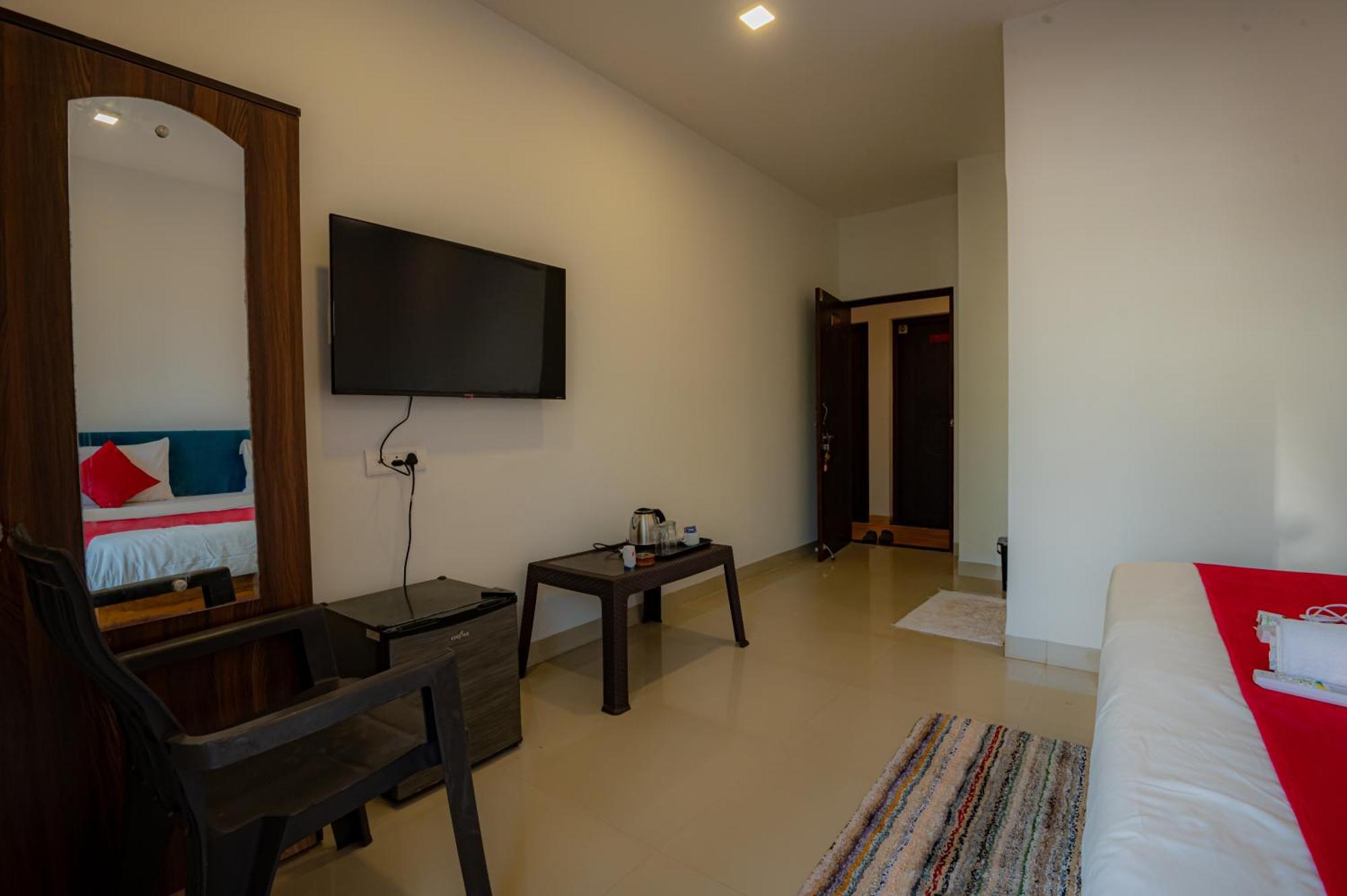 Morjim Sea Waves-Beach Front Hotel ภายนอก รูปภาพ