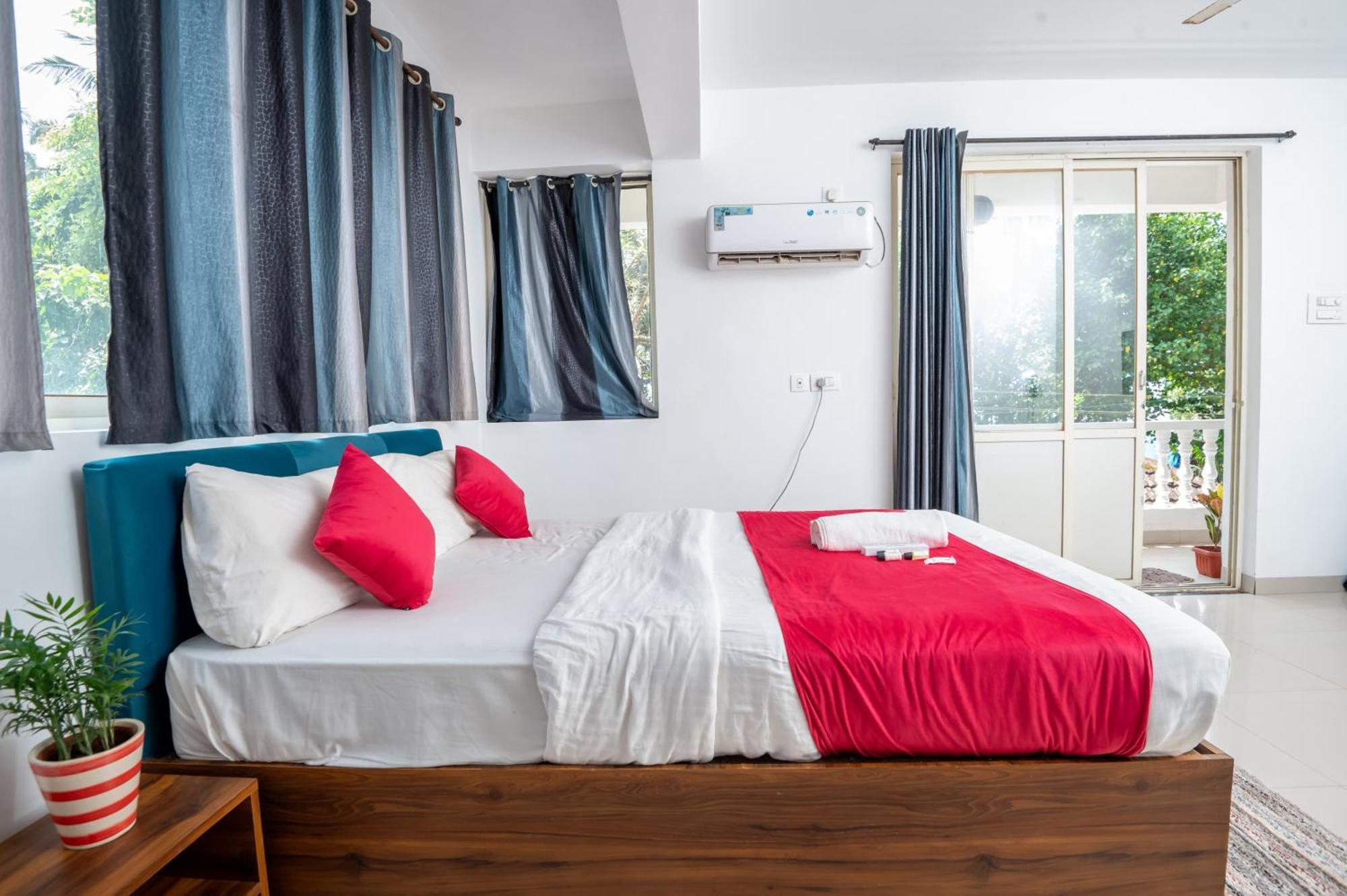 Morjim Sea Waves-Beach Front Hotel ภายนอก รูปภาพ