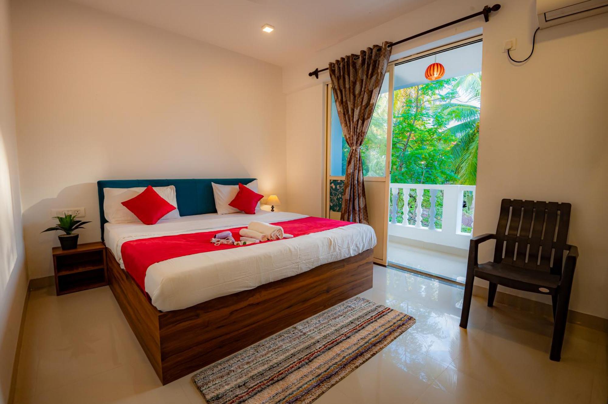 Morjim Sea Waves-Beach Front Hotel ภายนอก รูปภาพ