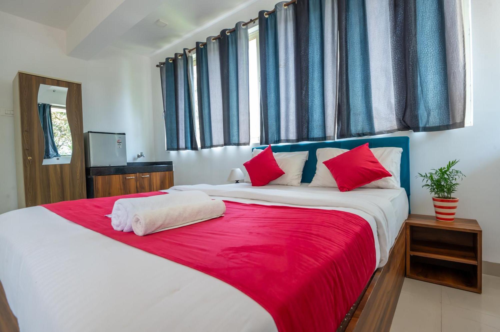 Morjim Sea Waves-Beach Front Hotel ภายนอก รูปภาพ