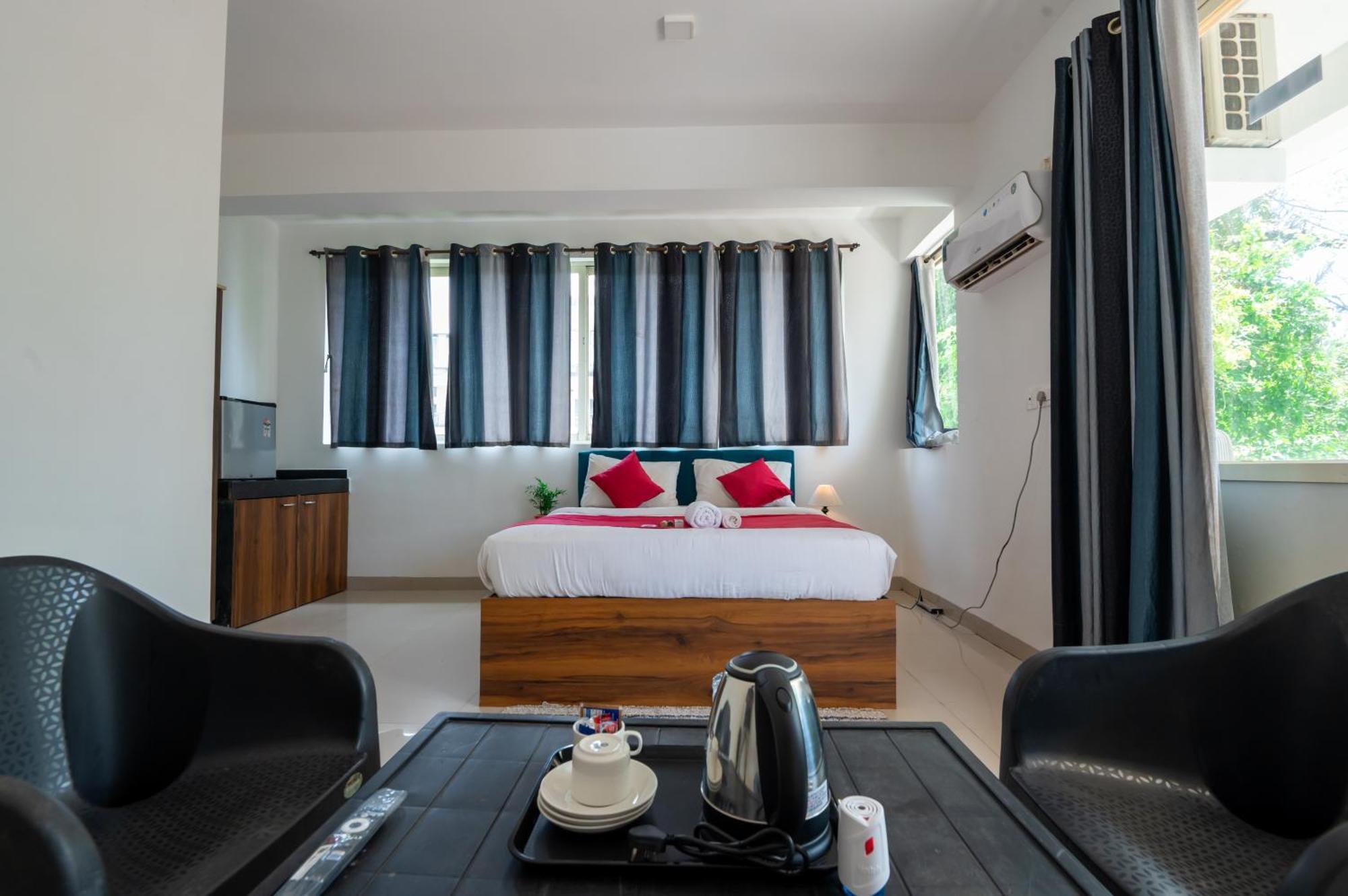Morjim Sea Waves-Beach Front Hotel ภายนอก รูปภาพ