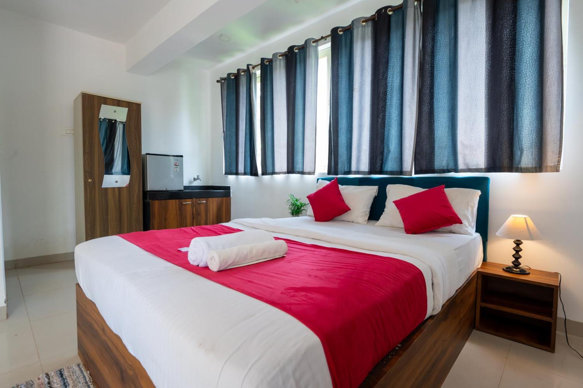 Morjim Sea Waves-Beach Front Hotel ภายนอก รูปภาพ