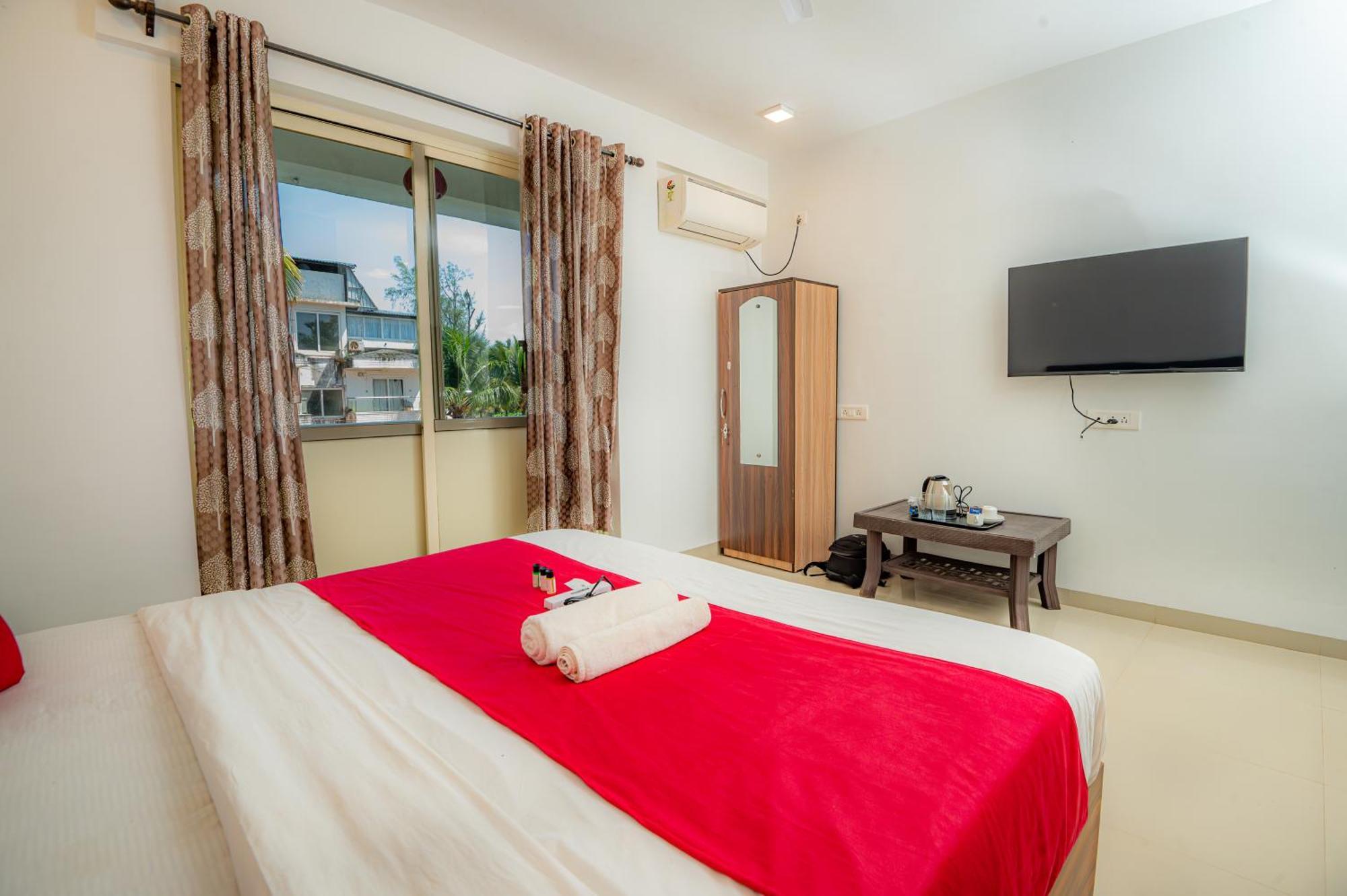 Morjim Sea Waves-Beach Front Hotel ภายนอก รูปภาพ