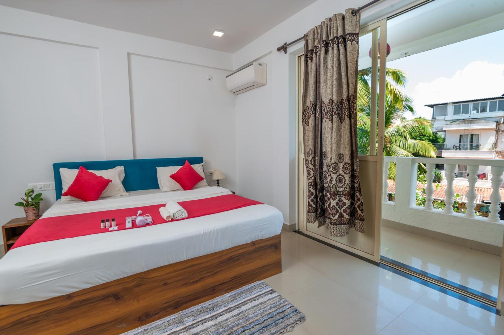 Morjim Sea Waves-Beach Front Hotel ภายนอก รูปภาพ