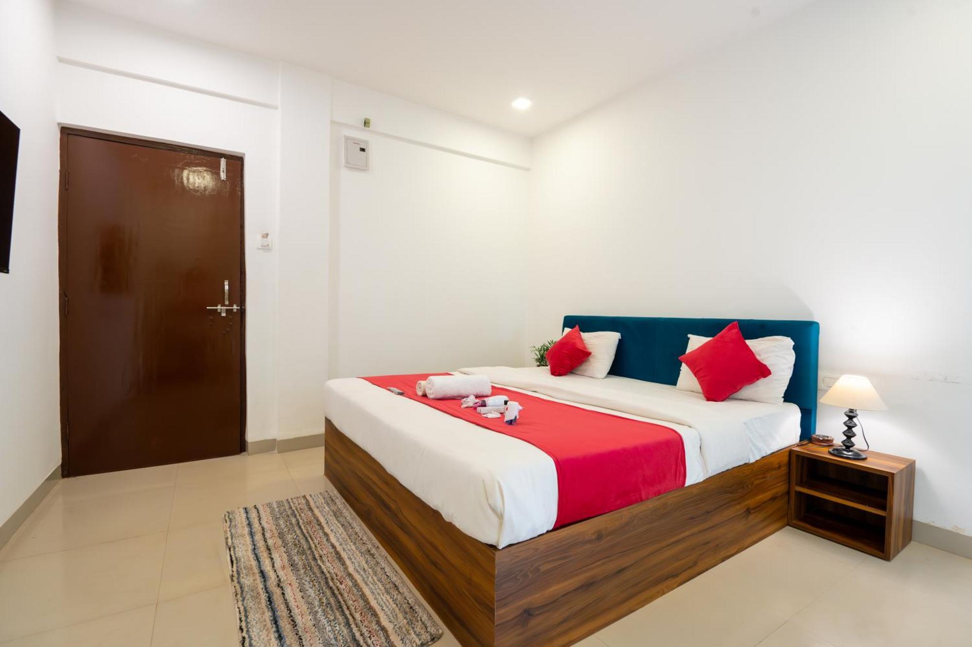 Morjim Sea Waves-Beach Front Hotel ภายนอก รูปภาพ